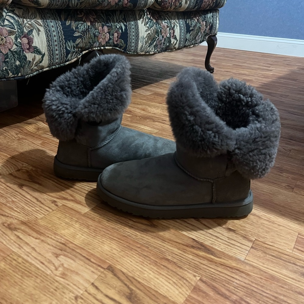 Women’s UGGS Bailey button II boot